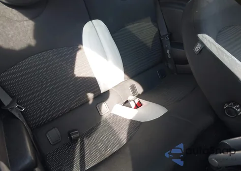 2010 Mini Cooper S из США, поврежденный, VIN WMWMF7C5XATZ73206